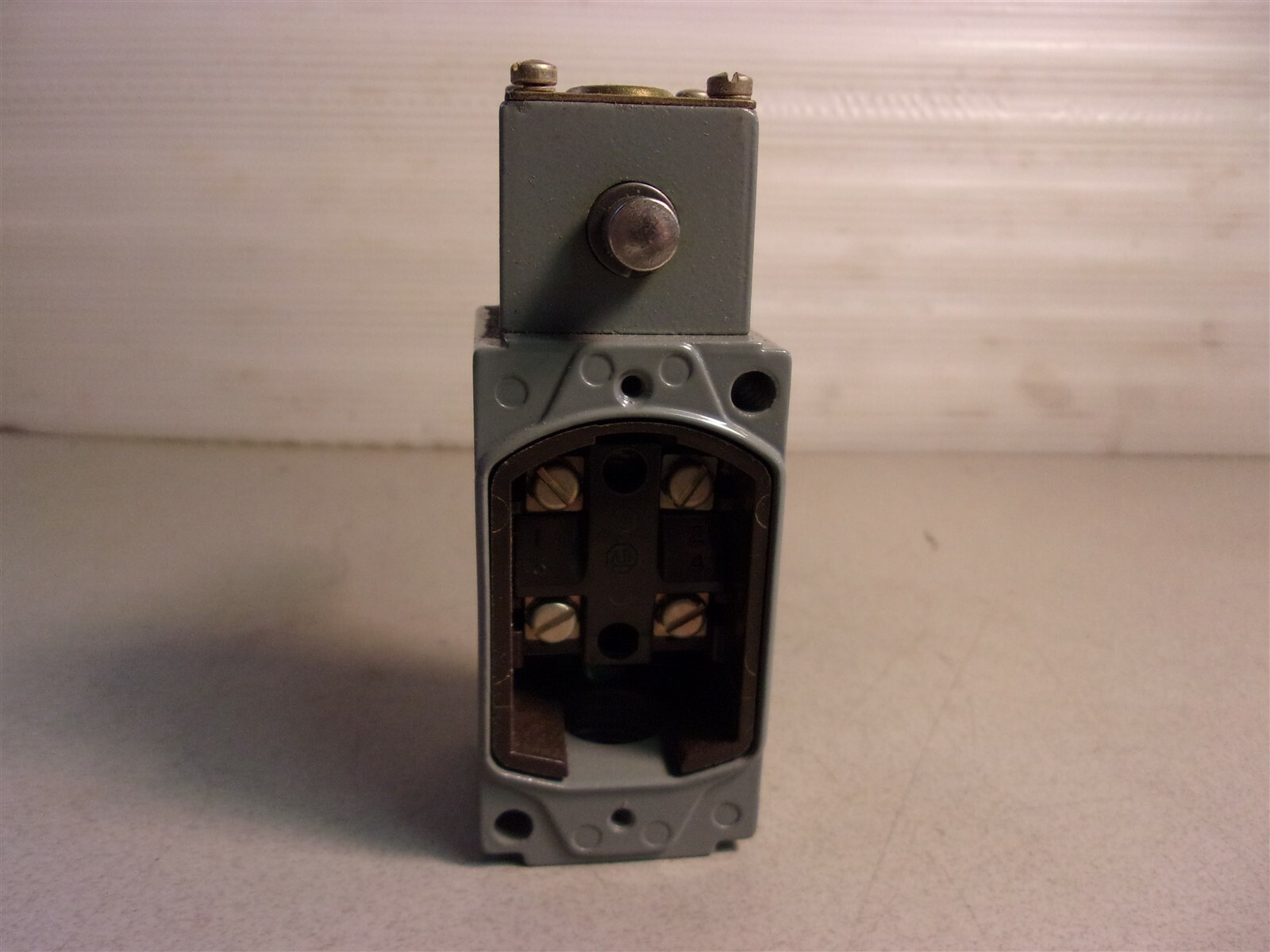 NEW Allen Bradley 802T-CM Series C Limit Switch *FREE SHIPPING*