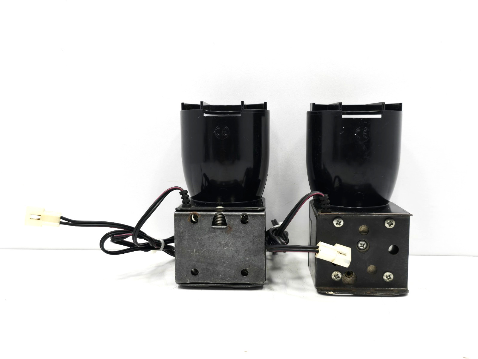 ARXX025 MAGLITE MAG CHARGER FOR FLASHLIGHT ARXX185 LOT OF 2