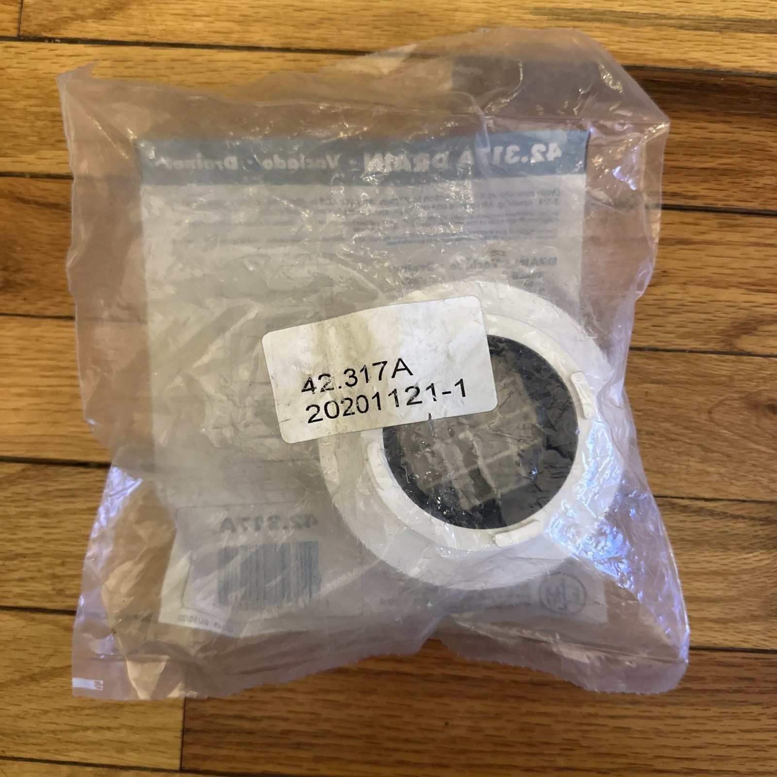 Mustee 42.317A Drain Assembly, White New Open Bag W Small Ding