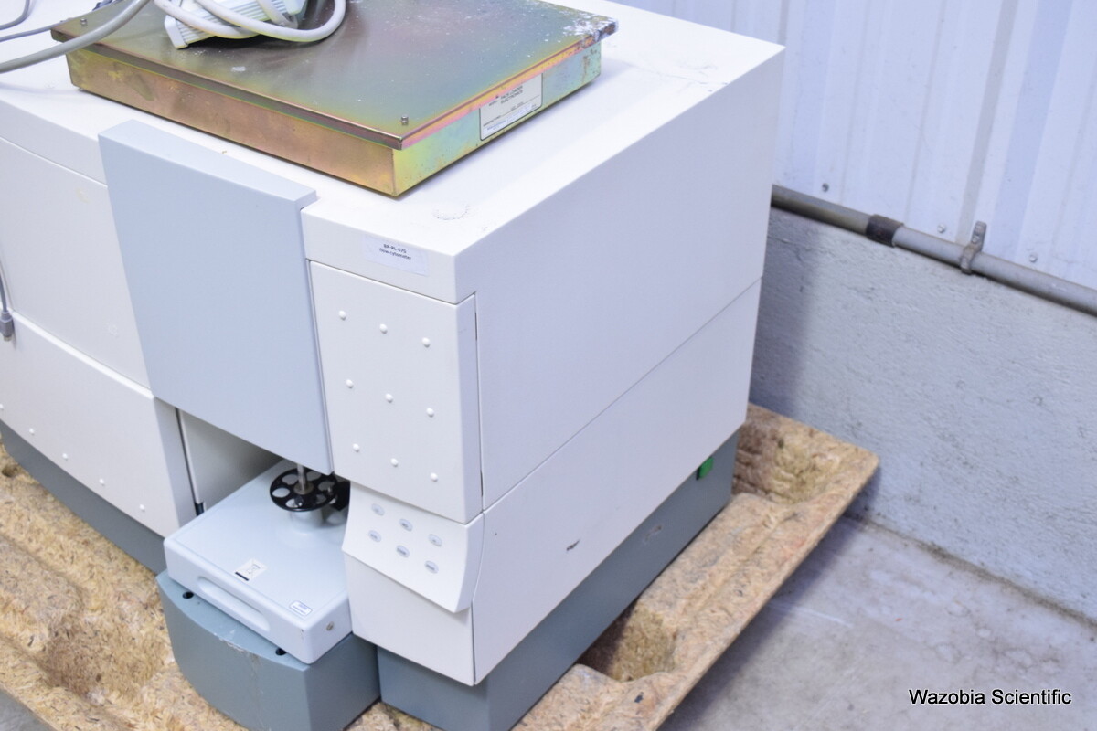 BECTON BD FACSCALIBUR FLOW CYTOMETER WITH DETECTORS & FACS LOADER ELECTRONICS