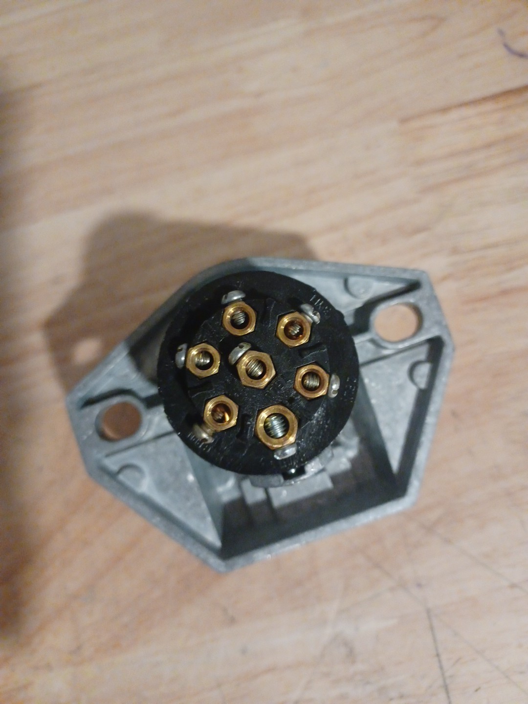 Pollak 7-Way Connector Socket, Die Cast With Solid Pins