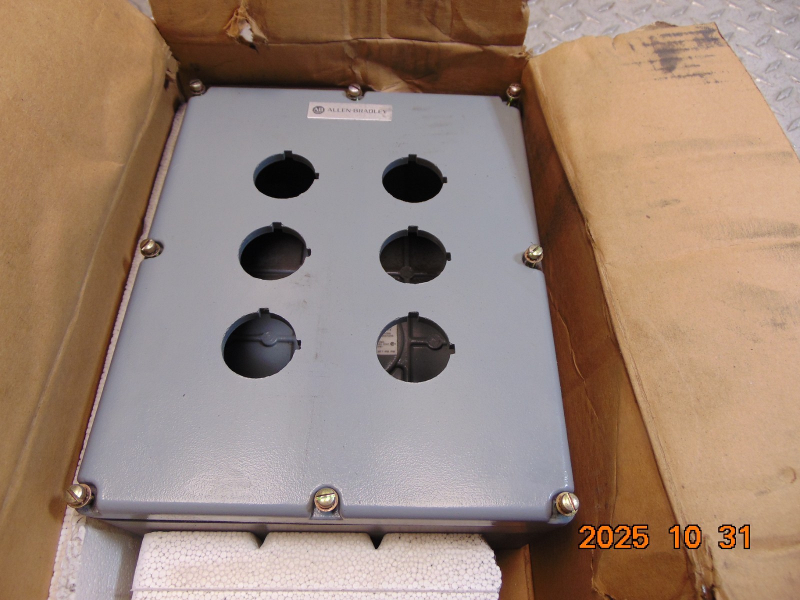 ALLEN-BRADLEY 800T-6THZ SER T 6-HOLE ENCLOSURE