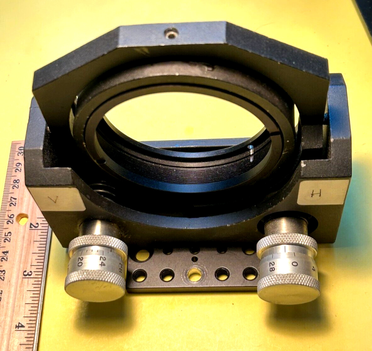 Aerotech 3″ gimbal mirror mount model AOM 110-3 on Baseplate