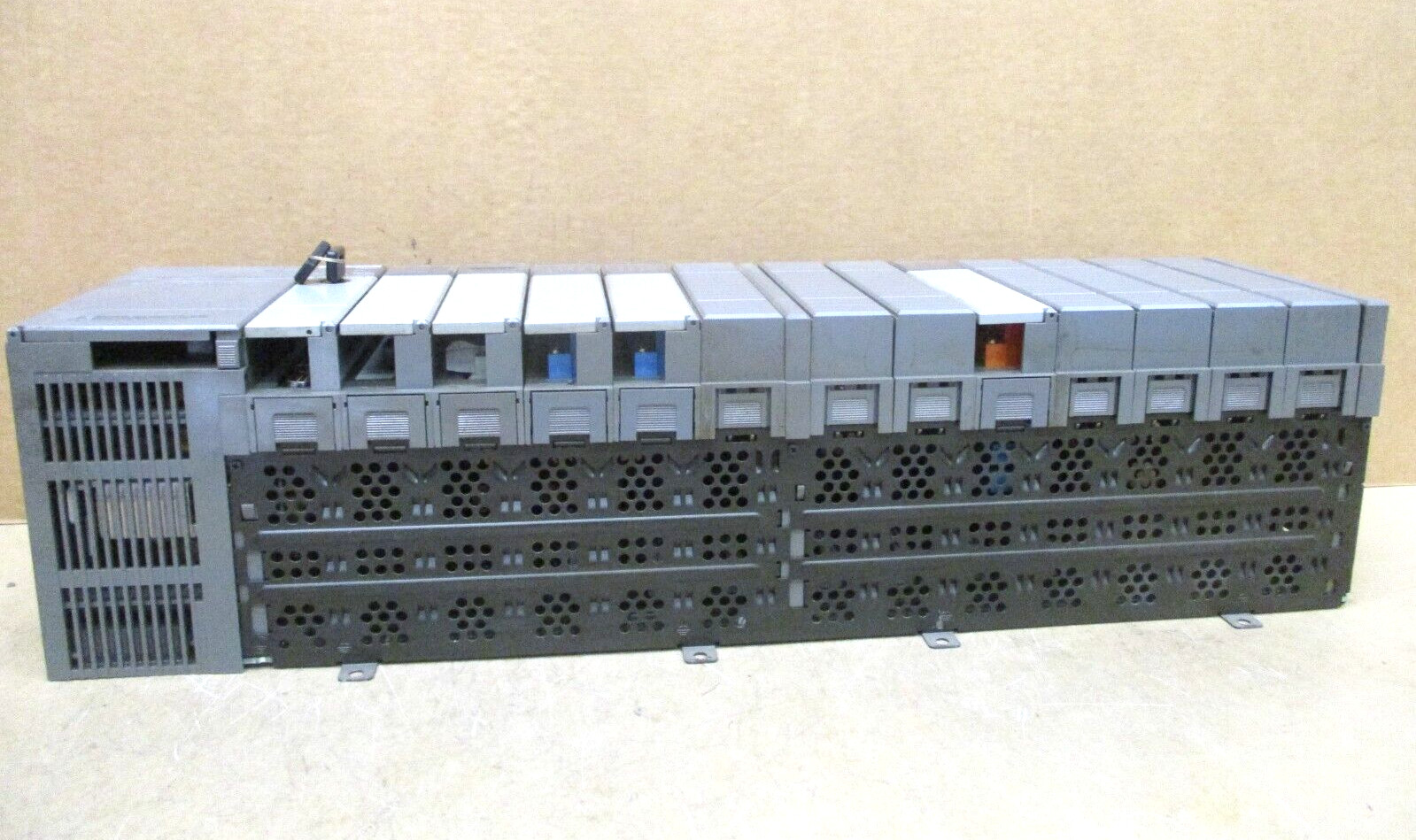 Allen-Bradley SLC 500 1746-P3 SLC 5/04 CPU 1747-L542 1747-DCM 1747-SDN 48687GN