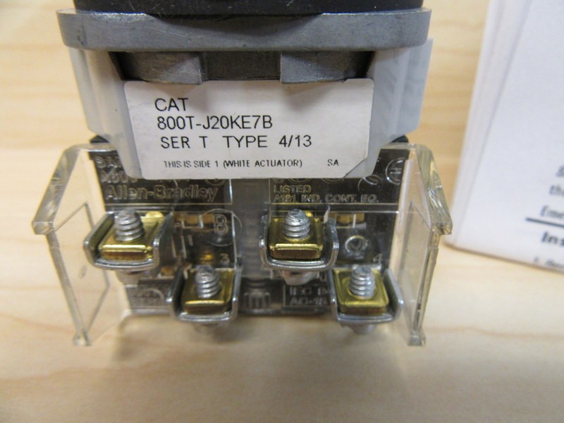 Allen Bradley 800T-J20KE7B Selector Switch
