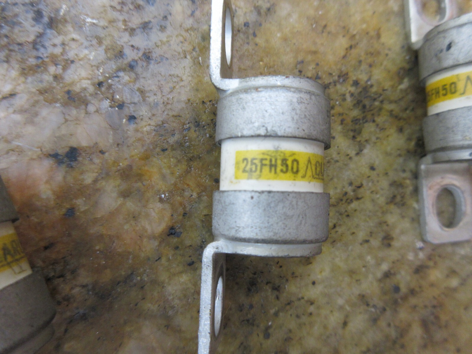 KYOSAN CLEAR UP FUSE 250V 50A 25FH50 LOT OF 3 PIECES