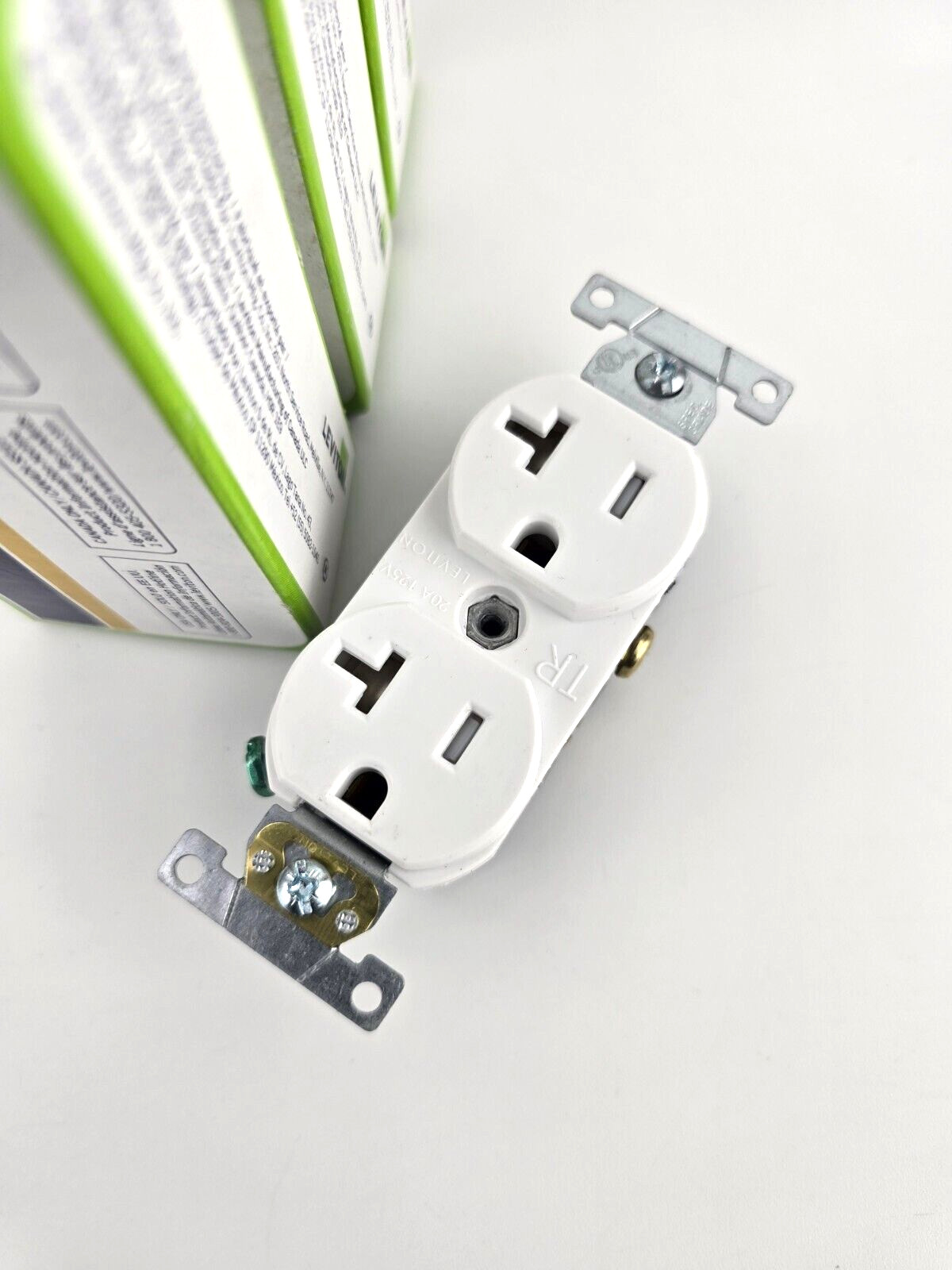 3pcs Leviton White Tamper Resistant Duplex Receptacle NEMA 5-20 20A 125V TBR20-W