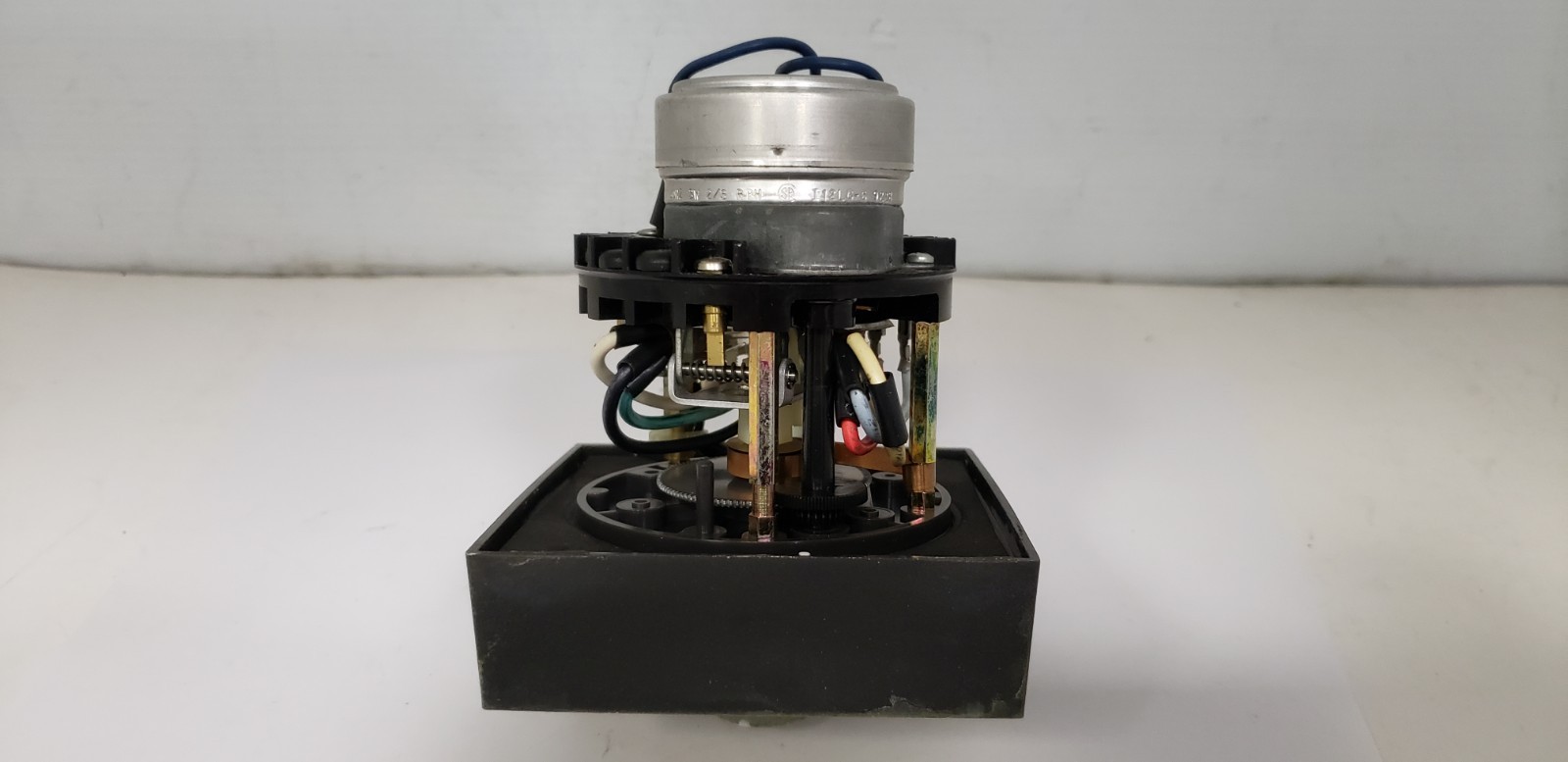 ATC 309E 030 A 04 XX MOTOR DRIVEN PUSHBUTTON TIMER, 120VAC/60Hz (PARTS ONLY)