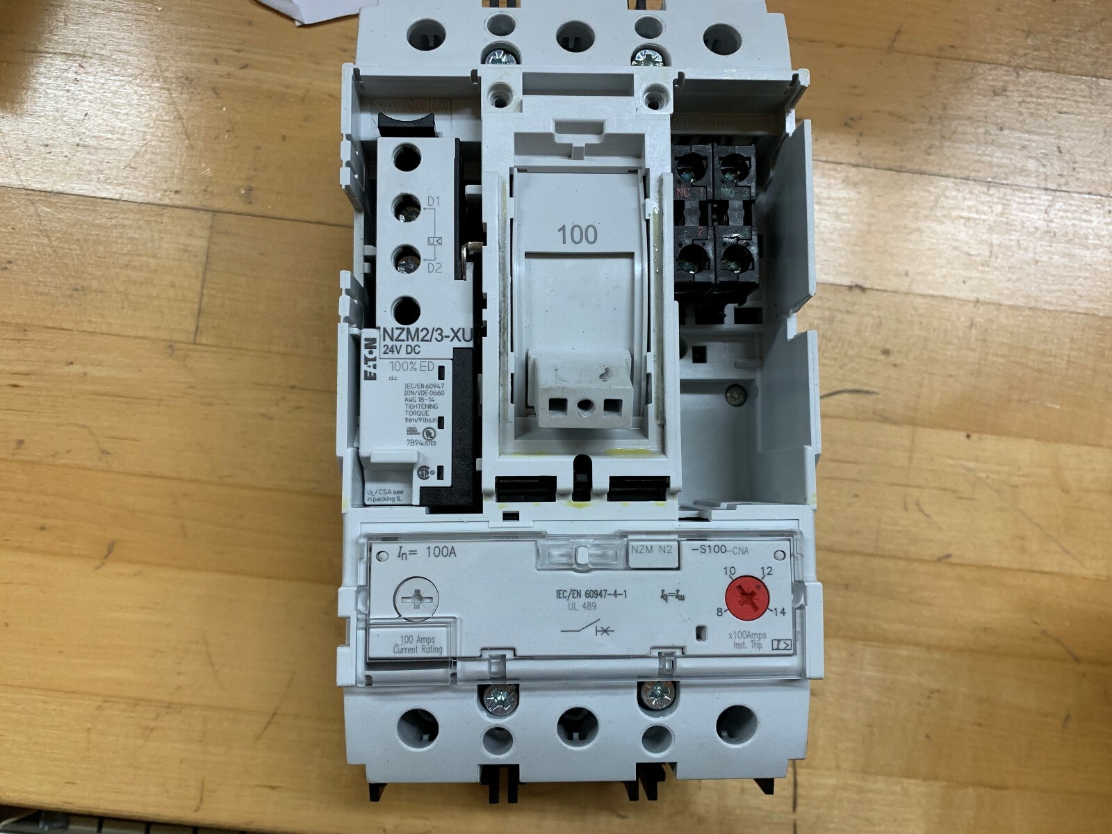 NEW EATON MOELLER 100AMP BREAKER WITH SYNCHRONIZED REMOTE OPERATOR NZM 2-XR