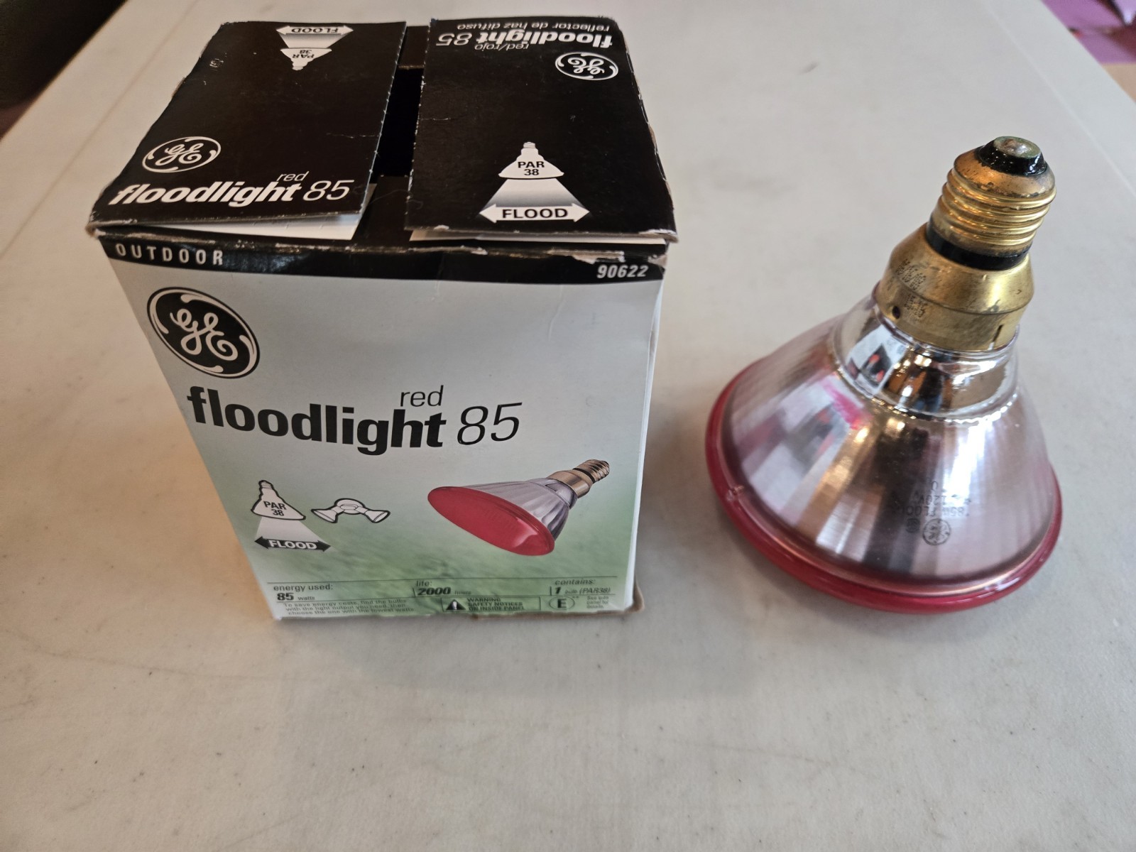General Electric 38 PAR GE 85W RED Floodlight #90622