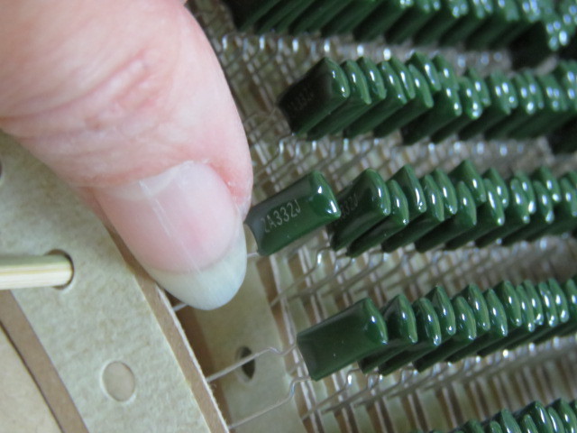 FARAD E0L100D33JB-9 Qty of 50 per Lot POLYESTER FILM CAPACITOR; .0033UF; 5%; W.