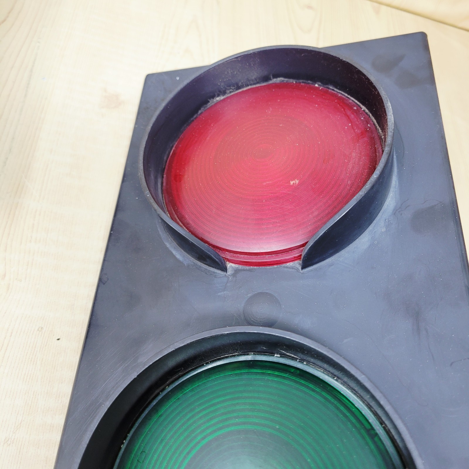 Rite Hite DOK LOK Vehicle Restraint Red Green Light