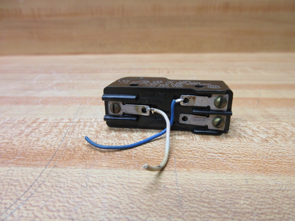 Honeywell BZ-2RW822 Microswitch Roller Switch BZ2RW822 W/Wires