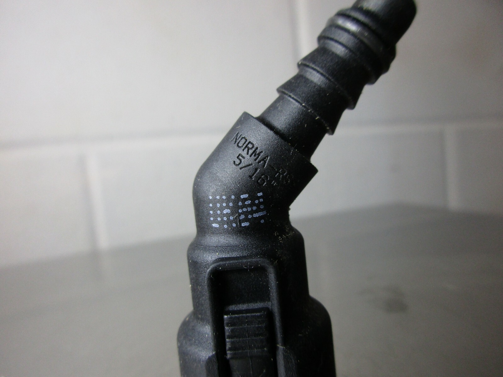 Norma RSS 5/16″ PA12-GF50 UK04 45 Deg. Connector, Look at Pics For Dimensions