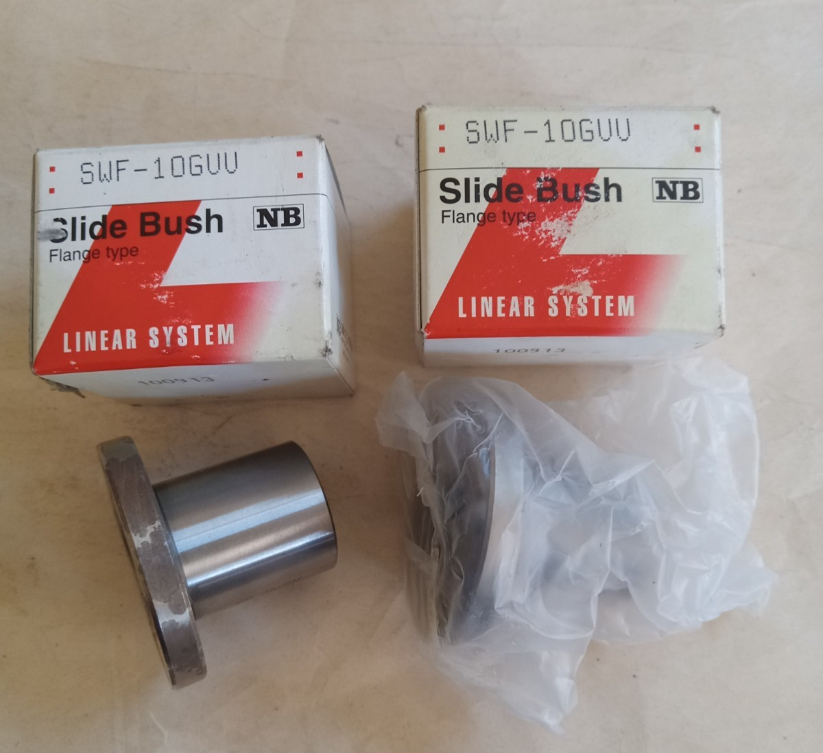 NB SWF10GUU Flange Bearing, Dia. 0.625 In.,1.5 in. – Lot of 2 –