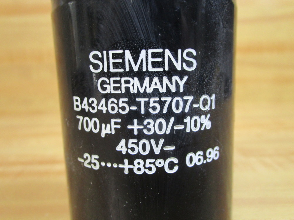 EPCOS B43465-T5707-Q1 Capacitor B43465T5707Q1