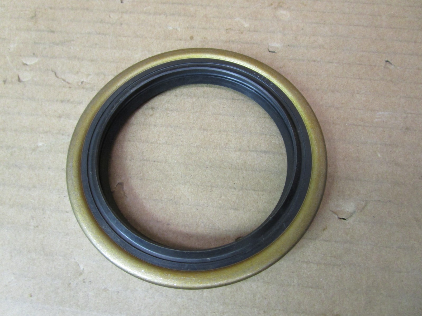 New Open Box Lot of 3 Pieces NOK AD3519K Oil Seal 52041ISU