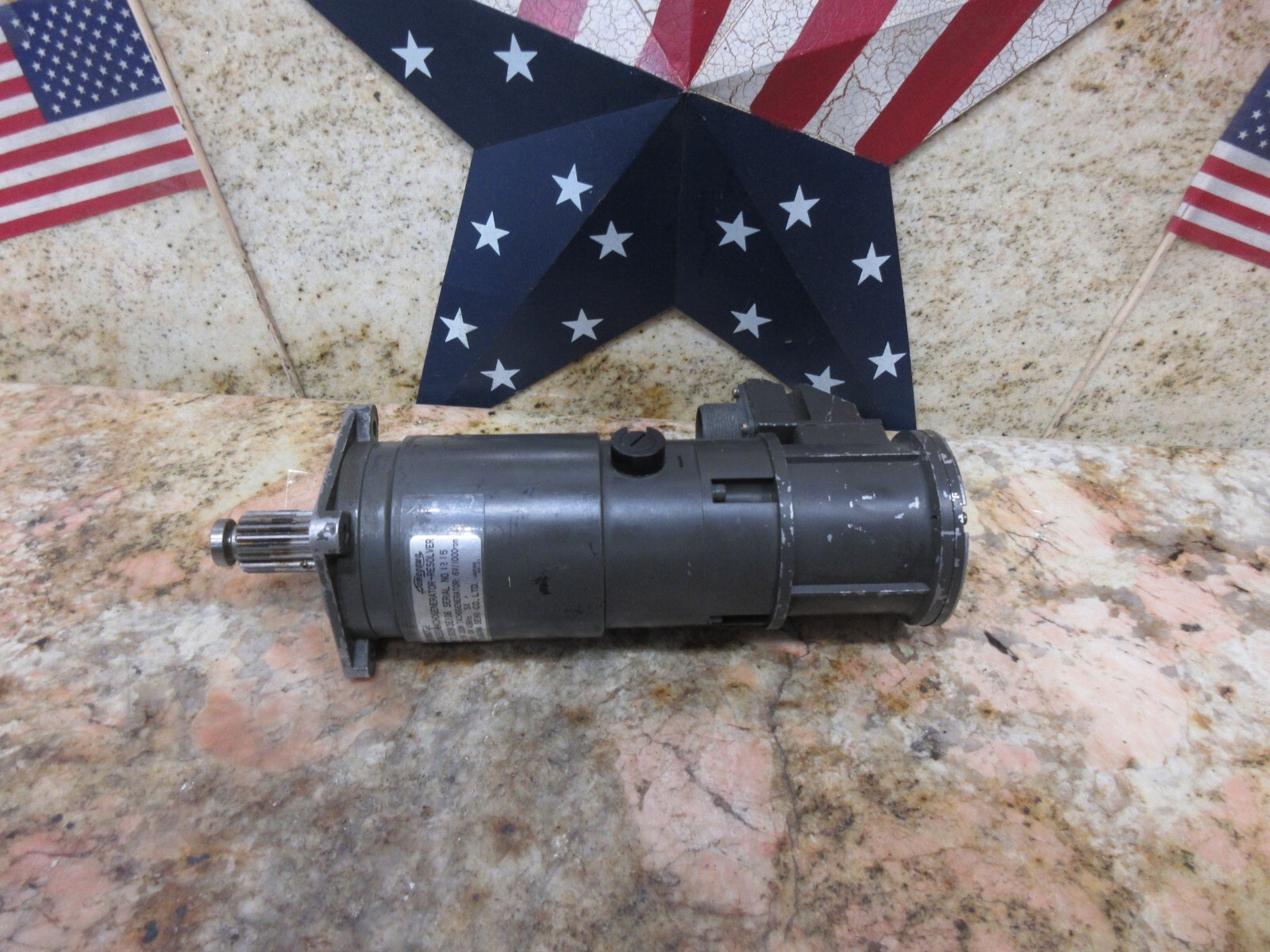 TAMAGAWA DC SERVO MOTOR BRUSHLESS TACHOGENERATOR TS 3029N3E106 36V 200W