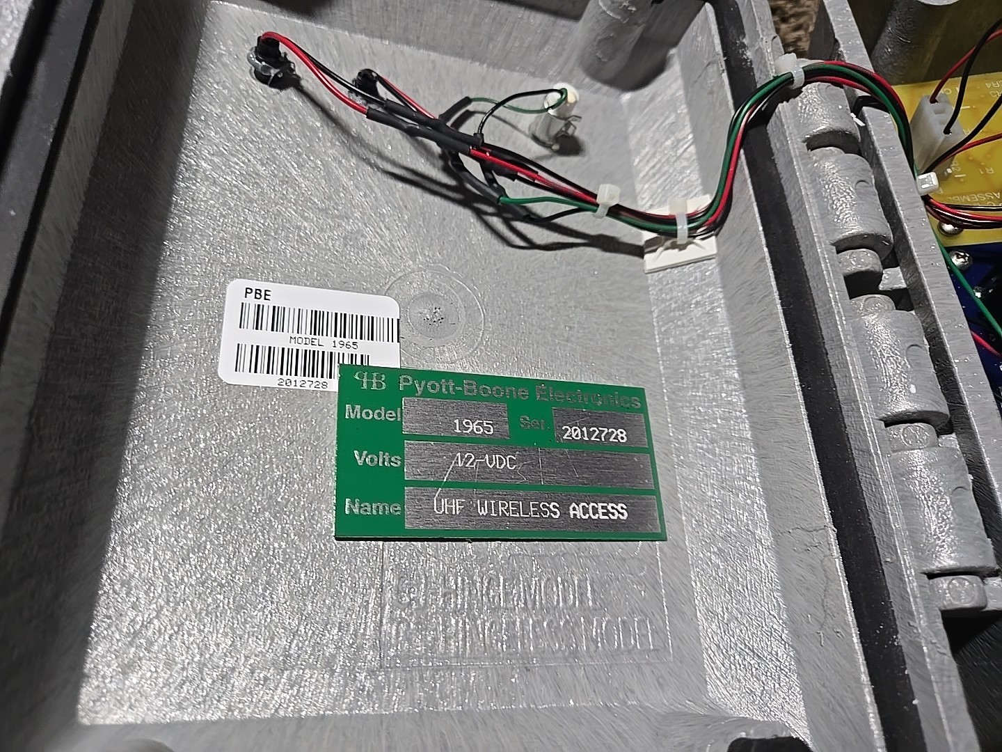 New PBE Pyott Boone Electronics Wireless Trunk Line Access Point Model 1965 UHF
