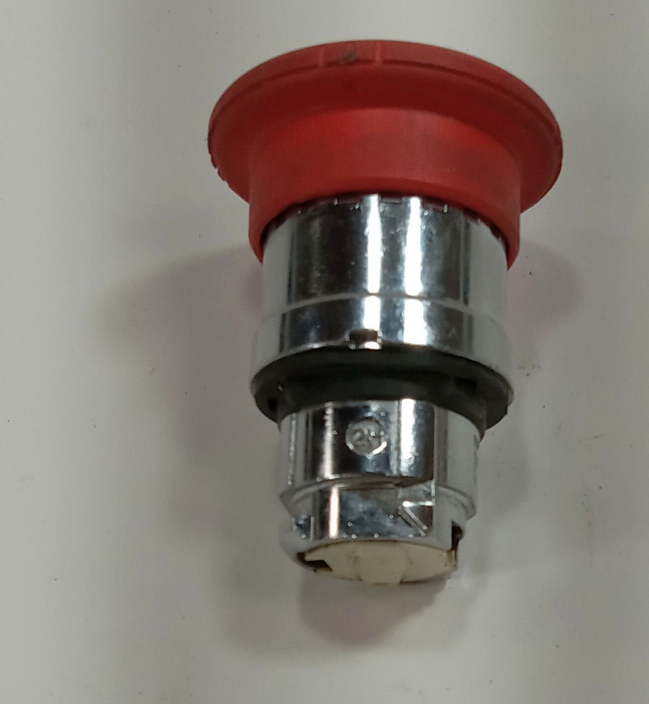 1 USED SCHNEIDER ZB5AS844 EMERGENCY STOP BUTTON ***MAKE OFFER***
