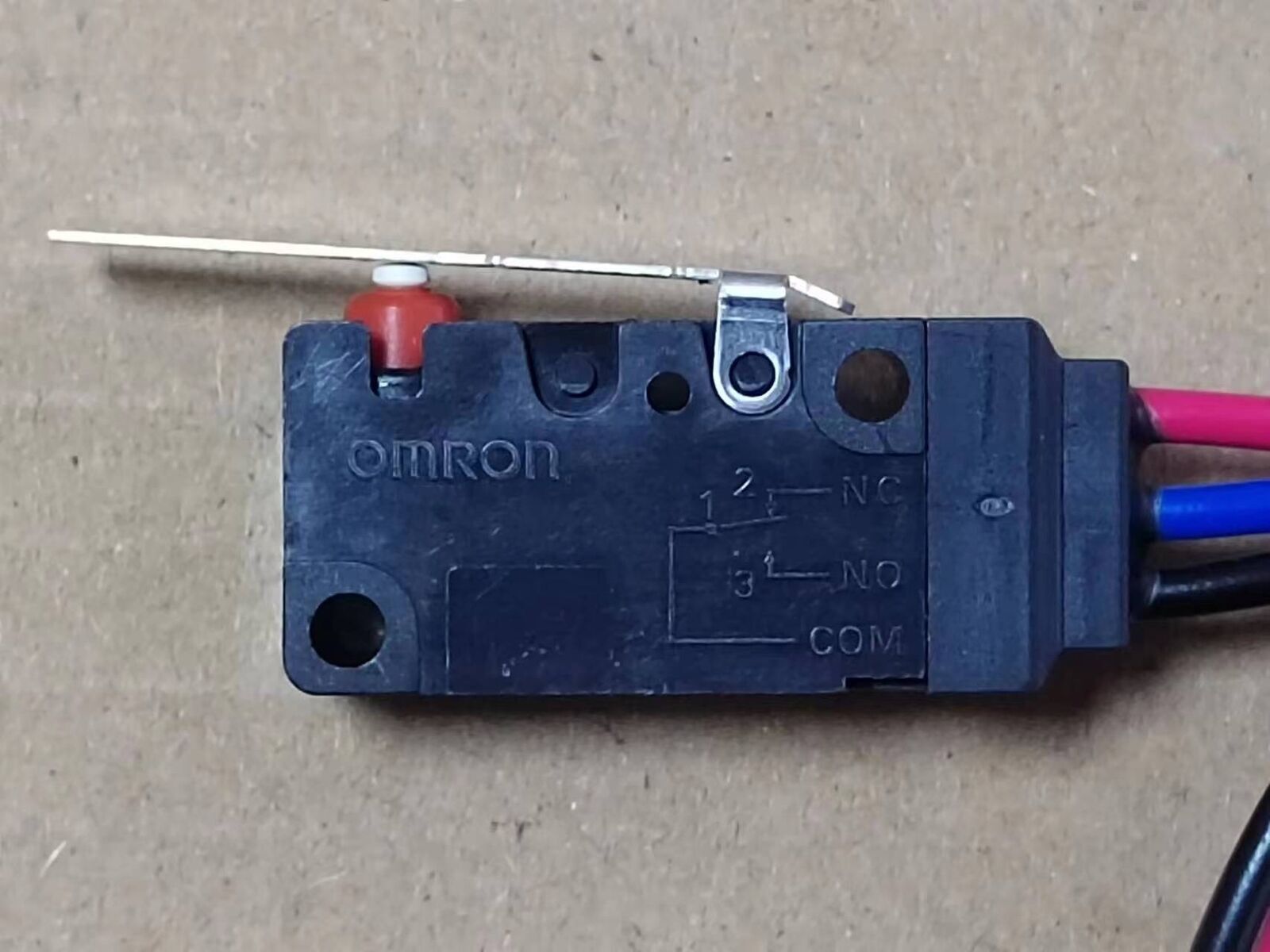 1PCS Omron D2VW-5L1-1M D2VW5L11M Miniature Basic Switch -New Free Shipping