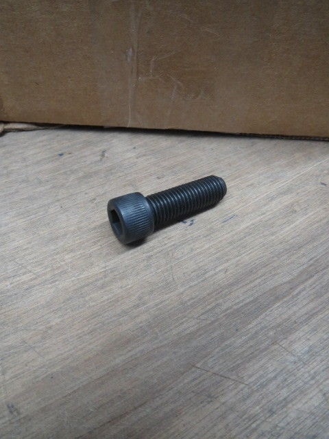 5/16-24 X 1 SOCKET HEAD CAP SCREW 100 PCS (LL0626-1)