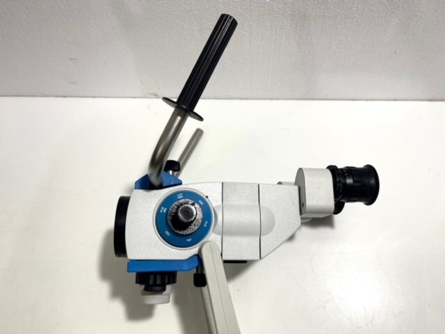 Moller-Wedel Spectra 500 Microscope Head with 12.5 X/17 B Eyepieces, F=250 Lens