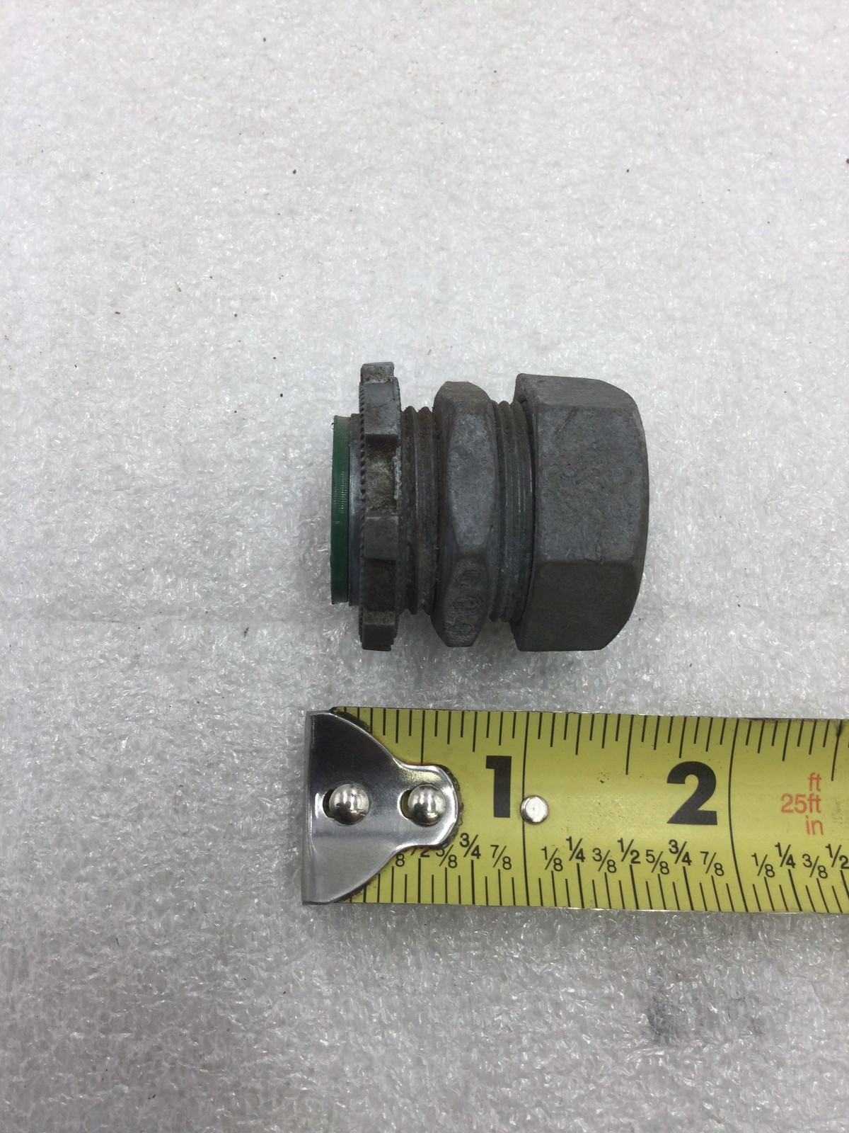 Lot of 11 Mixed Brands 3/4″ Raintight EMT Compression Connector