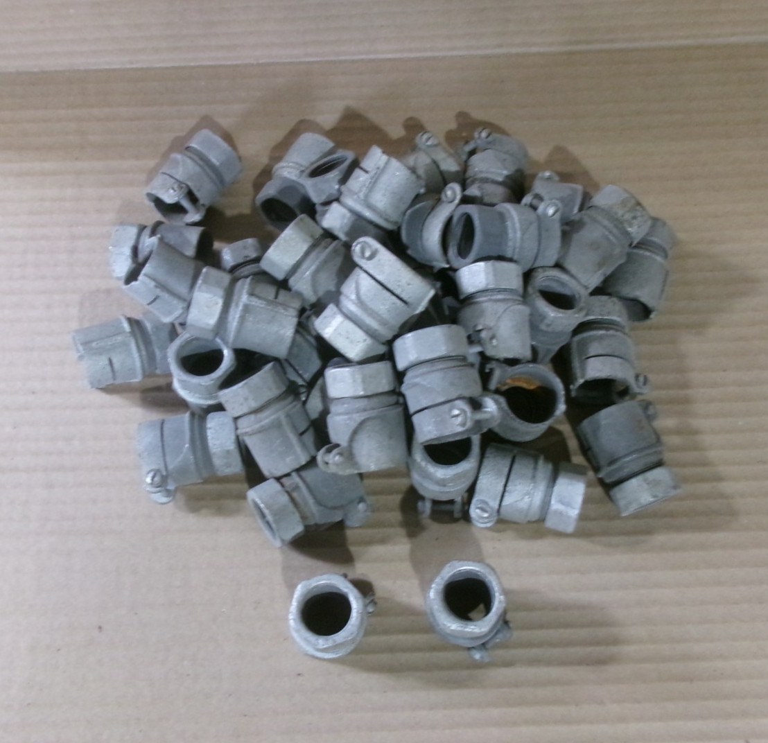 New Lot of 40 3/4″ Zinc Die Cast Threaded Hub AK