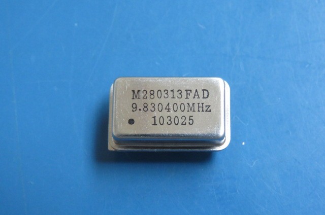 DALE/VISHAY XO53CTDNA9M8304 Qty of 10 per Lot Standard Clock Oscillators DIP-14