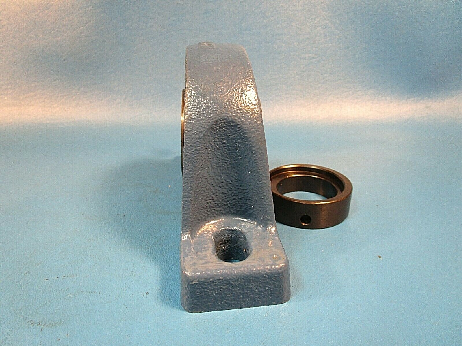 SKF, SYH 1 1/2 WF, 1 1/2″ Bore Pillow Block, Eccentric Collar