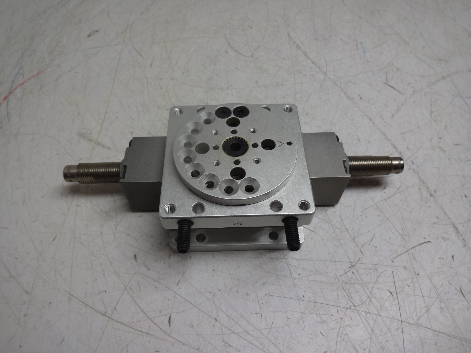 DESTACO ROBOHAND DRF-094M-180 A Flange Output Rotary Actuator 534/535