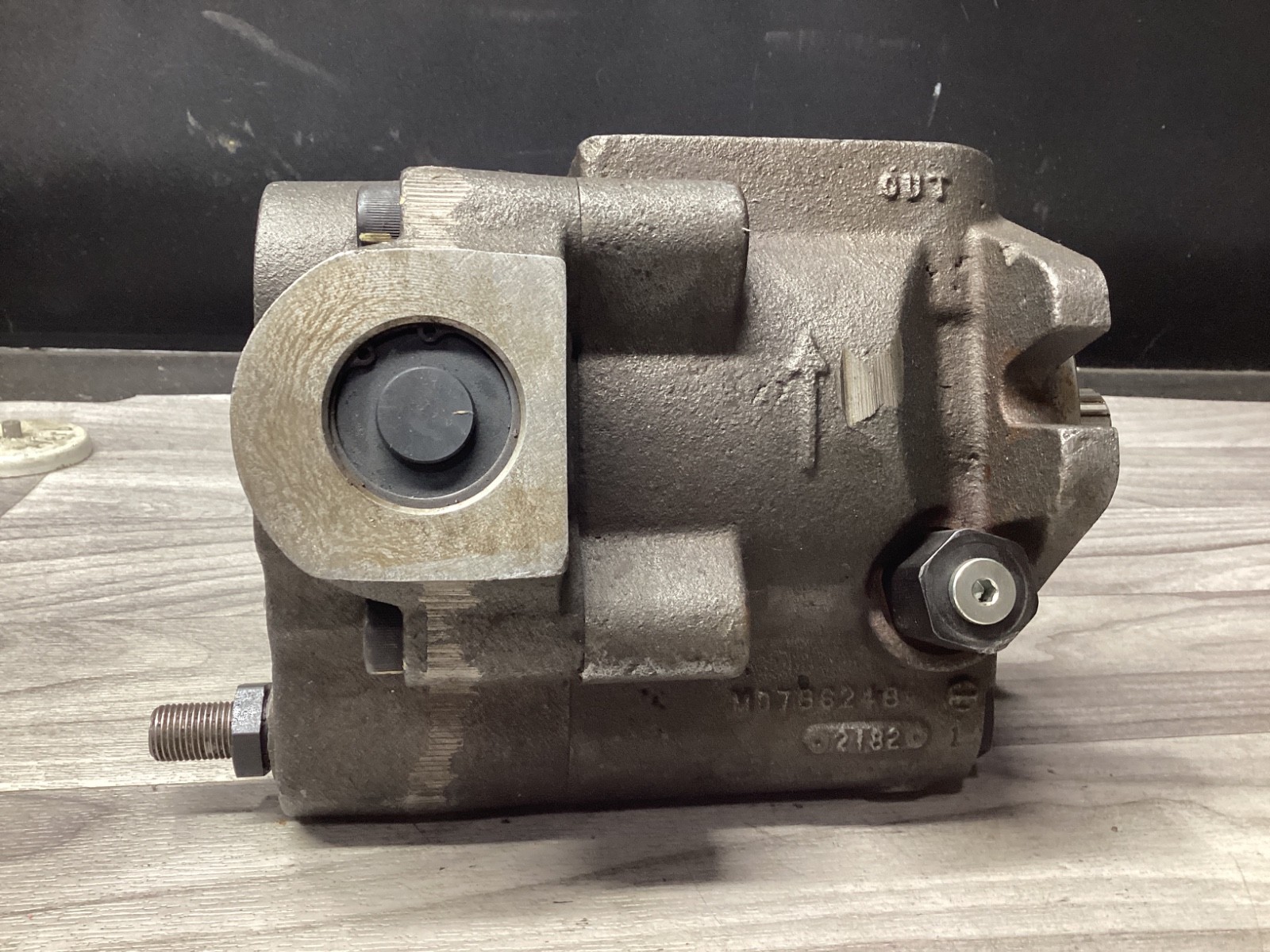 PARKER Piston Pump PAVC33R42W26 3000 PSI, CW Rotation #103B120PR3