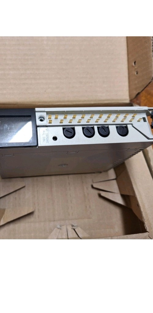 Brand New TSXDSY16S5 Modicon Premium Output Module 16Q Triacs 18-240 VAC 1A