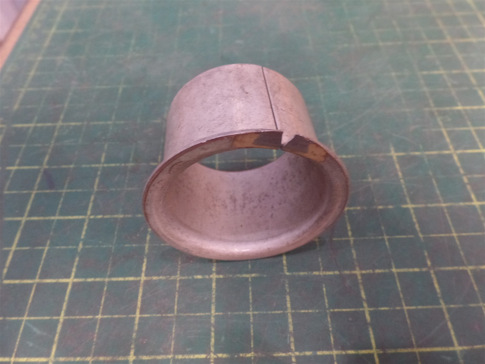 GENUINE WHITE LIFT TRUCK M35A676 SMOOTH BUSHING, SET OF 3!!! NOS
