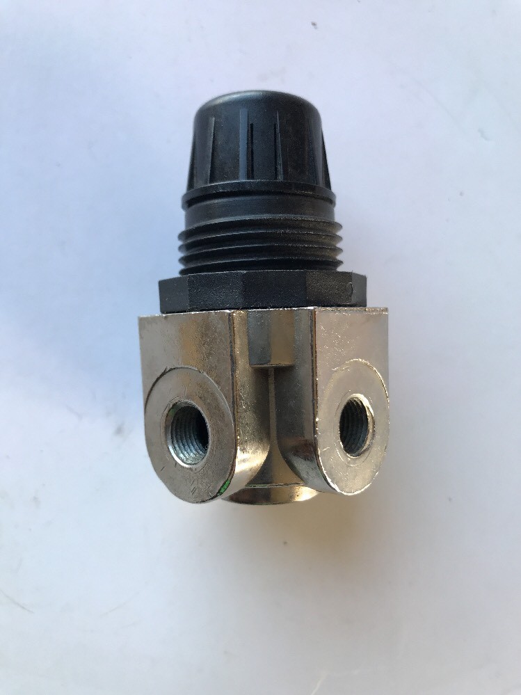 *NOS* R161 1/8-ARROW-REGULATOR-FREE SHIPPING*