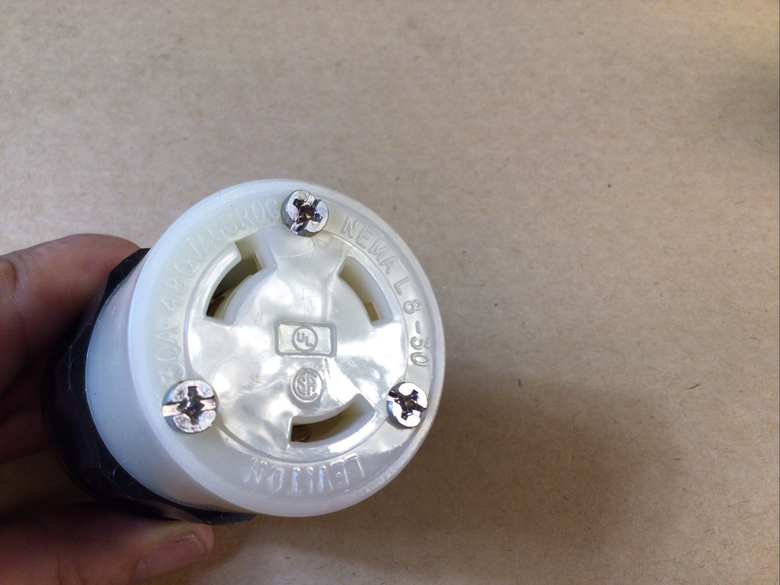 New HUBBELL HBL2643 TWIST-LOCK Plug 30A NEMA L8-30R
