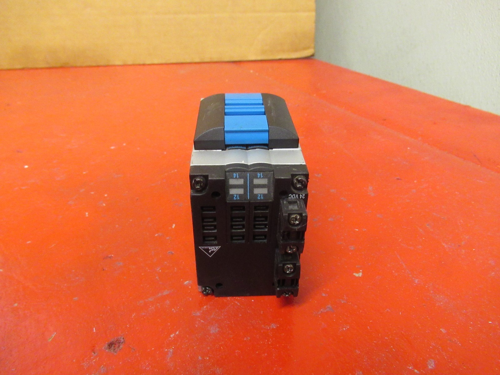FESTO CPV10-GE-ASI-2-Z 18258 CPV-10-VI 18200 CPV10-VI-P2-M7 161969 USED