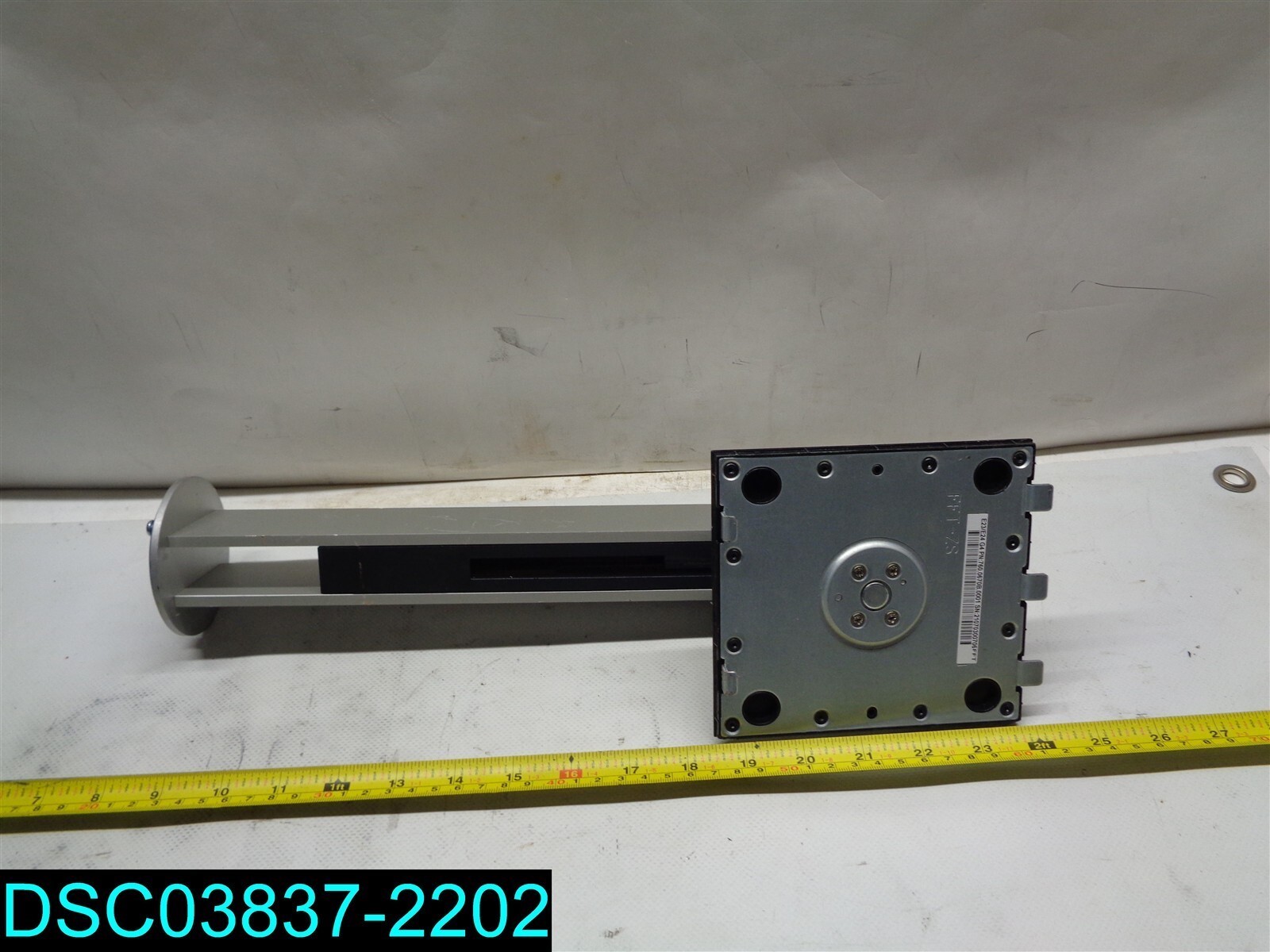 E23/E24 G4 P/N: 760.0670B.0001 MONITOR STAND