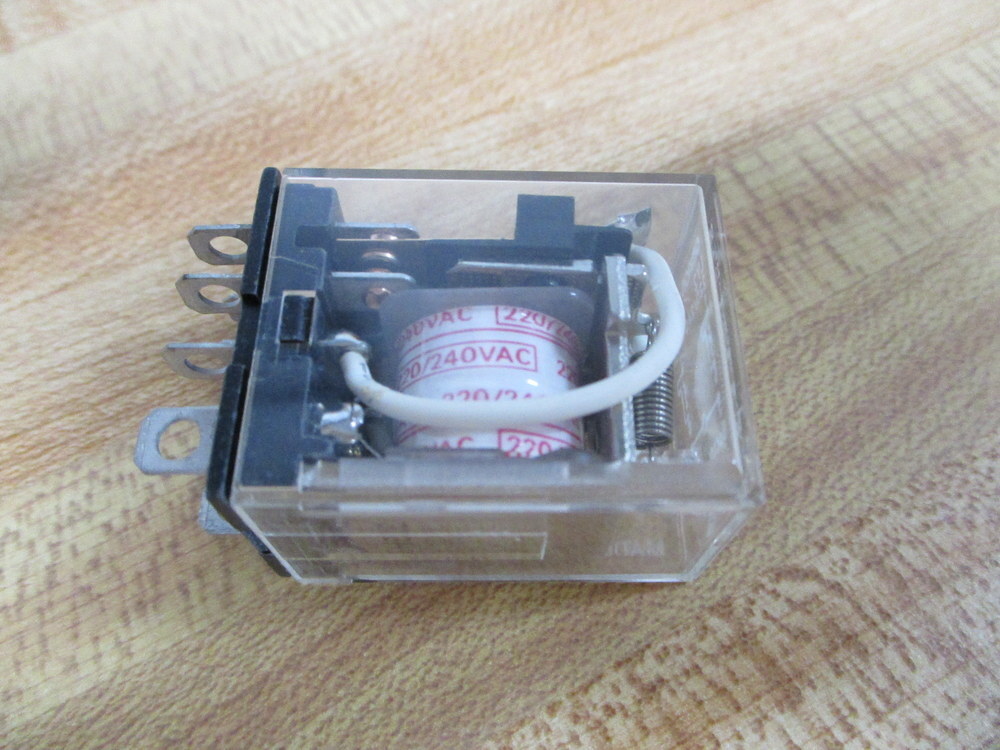 Omron LY2-220-240V AC Relay LY2-220-240VAC