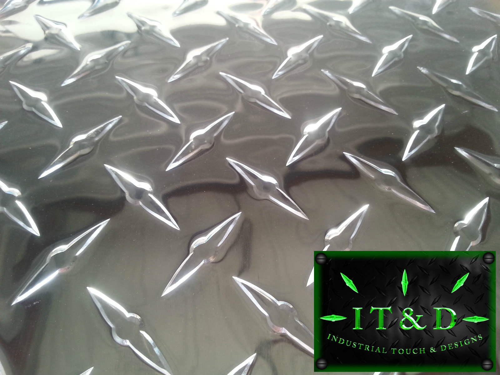 Diamond Plate Tread Brite Aluminum 24″ x 48″ 3003 .063 16 Gauge Chrome Polish