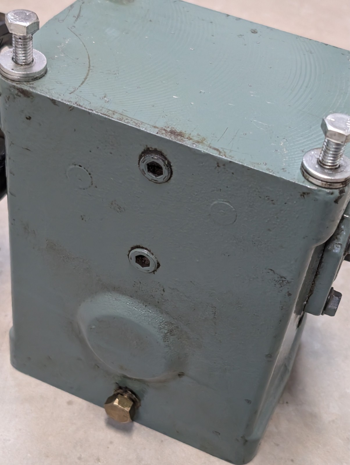 HYTROL 4AC 20-1 RH GEAR REDUCER RIGHT HAND, RATIO 20:1, With Gear & Pulley
