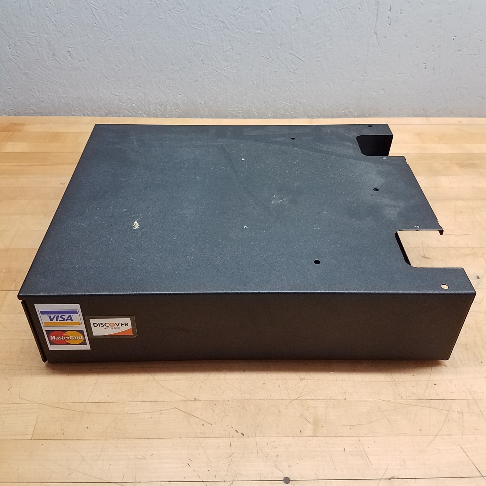 APG T320-BL16195 Cash Drawer, Black – USED