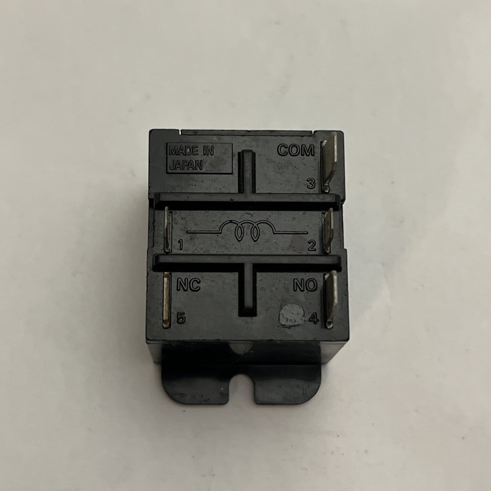 Omron G4B-112T1-FD-US-RP-120V AC Relay
