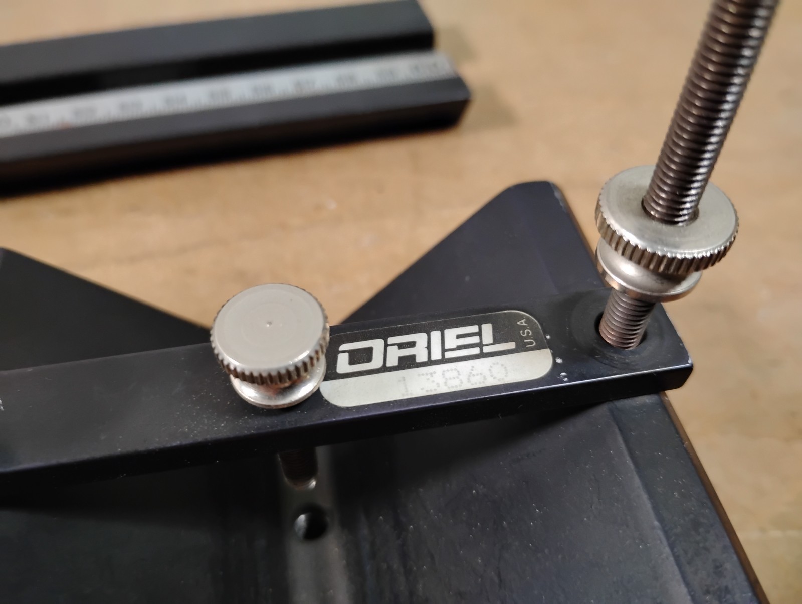 Oriel Optical Rails with Carriers – 11502 11522 11641 11670 13860