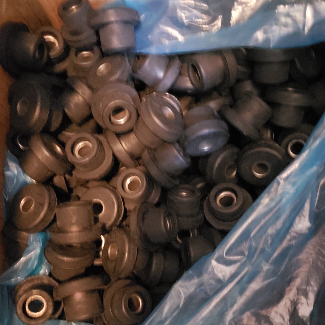 CB-1121-4, LORD PARKER CB-1100 Series Center Bonded Rubber Mount, Anti Vibration