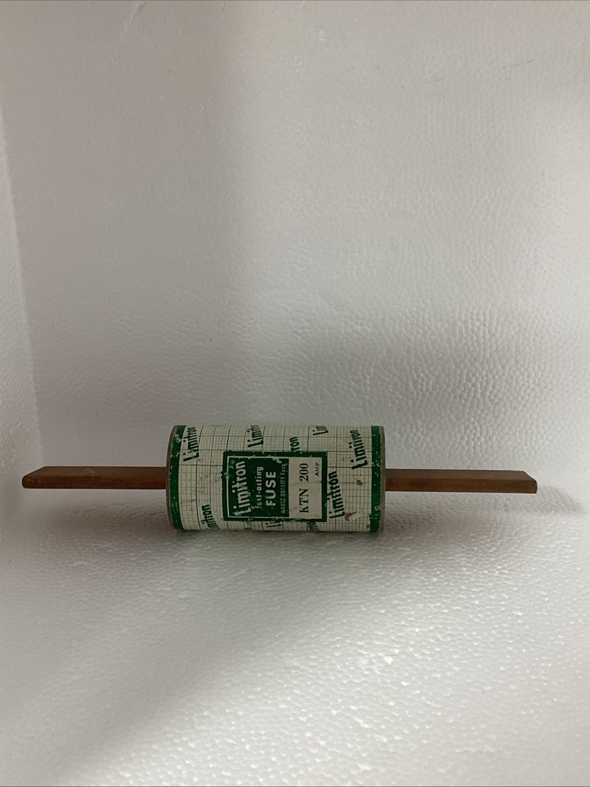 BUSSMANN LIMITRON KTN 200 CLASS K1 FUSE Used