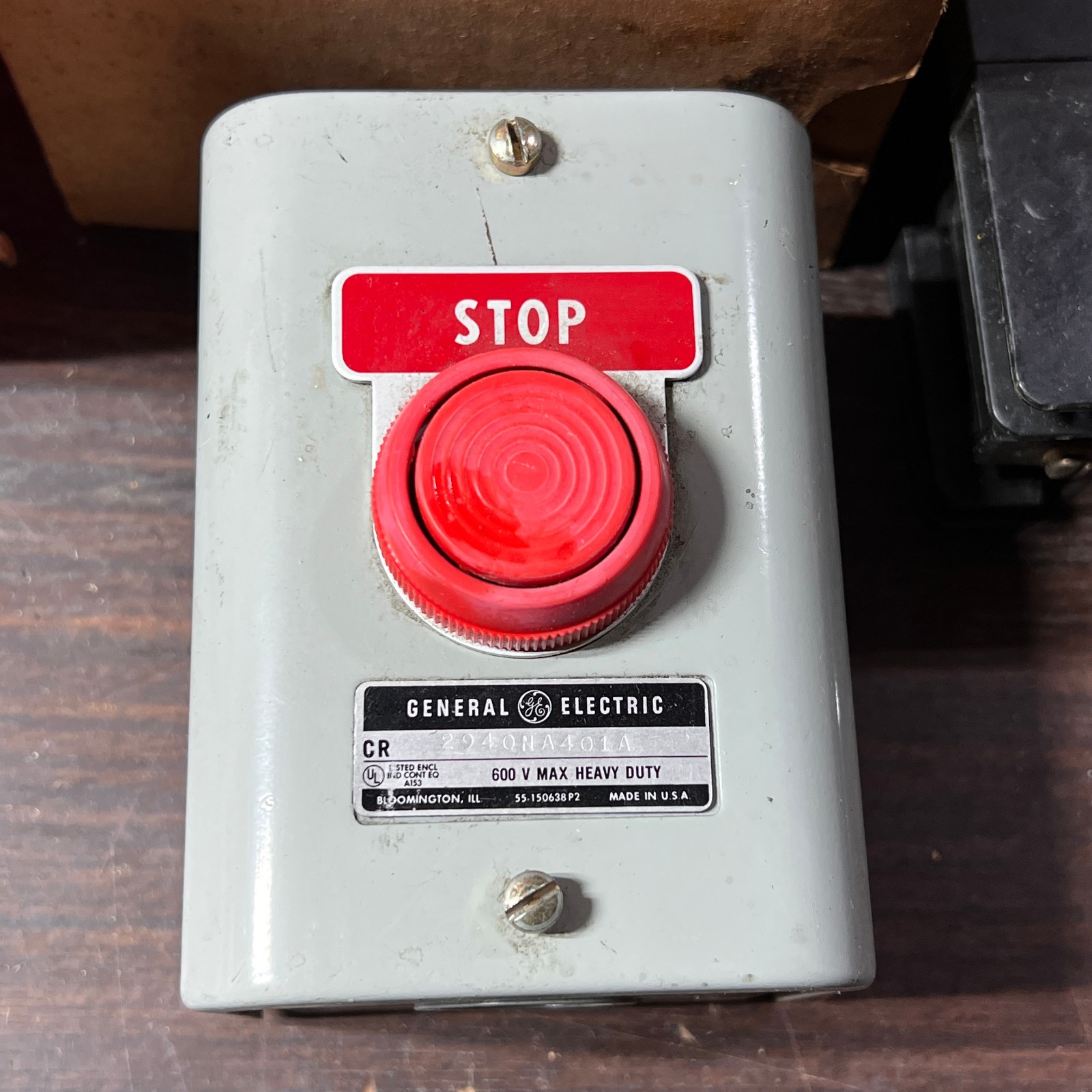 USED General Electric CR2940NA401A Switch Enclosure WITH RED STOP PUSH BUTTON