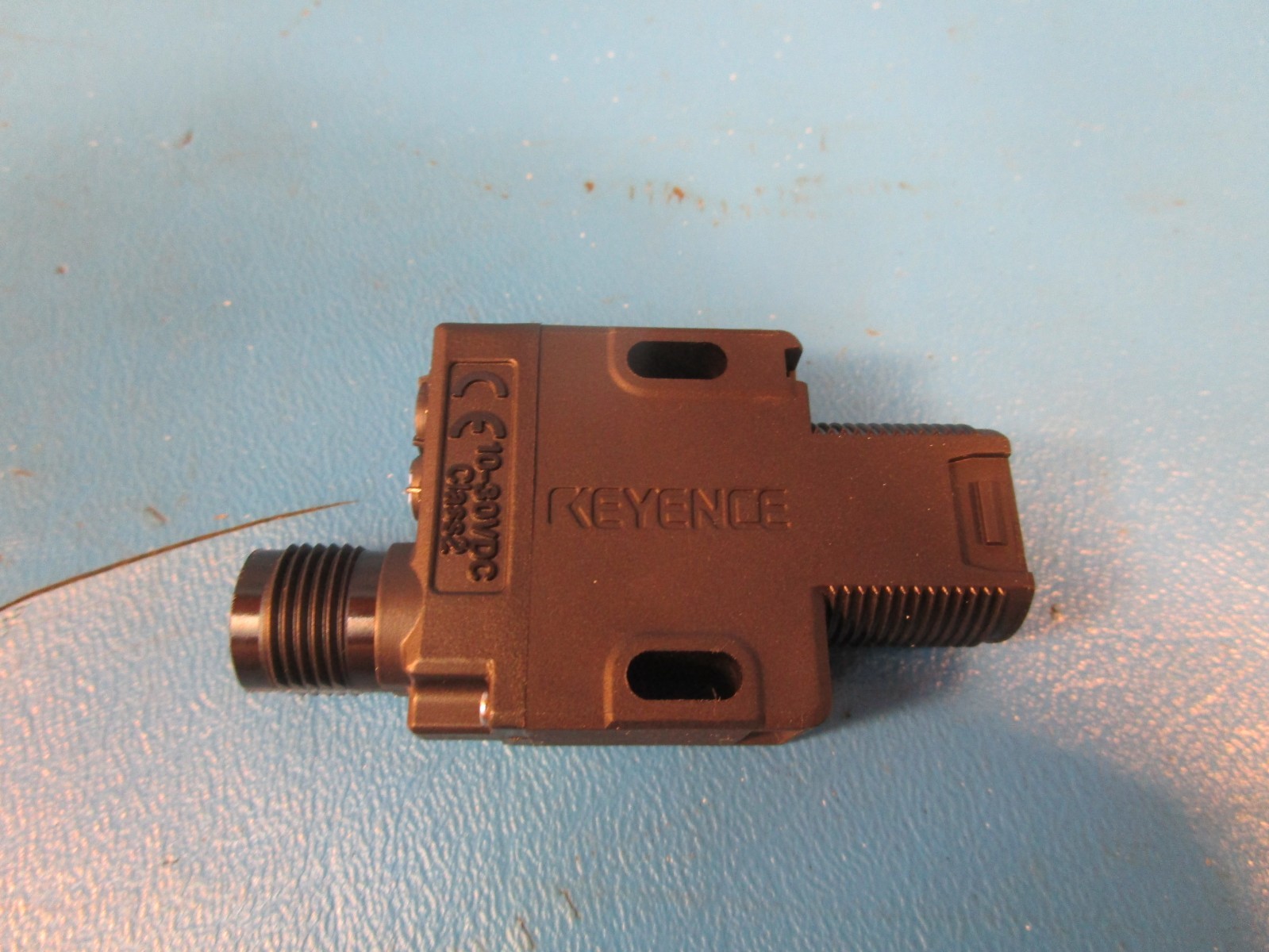 Keyence PZ-G62CB, PHOTOELECTRIC SENSOR, 0.1-1 METER RANGE, 10-30 VDC