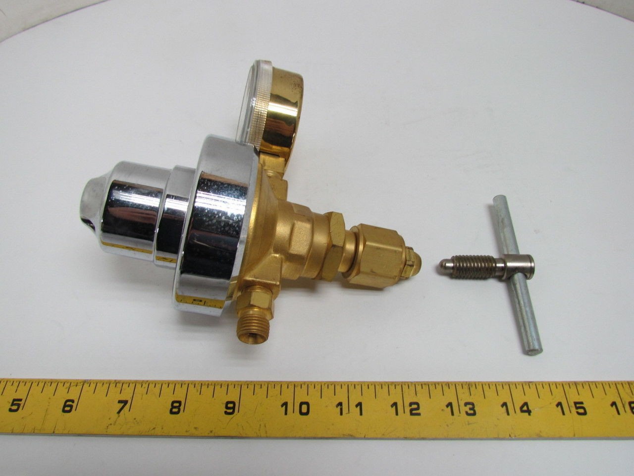 Concoa 1806 9931 Single Stage Station Regulator Oxygen CGA 024 40 PSI NIB